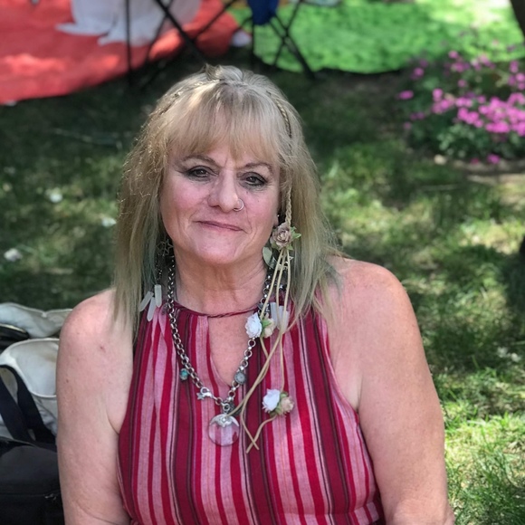 Meet your Posher, Posh - Picture 1 of 1